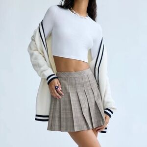 Aritzia Sunday Best Plaid Mini Skirt in Beige size 4 Checkered Mini in Beige